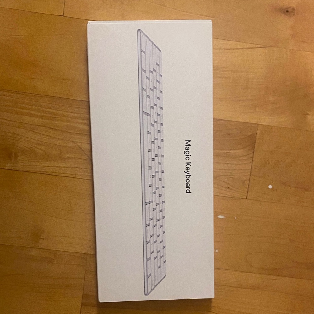 Apple Magic Keyboard - Silver and White